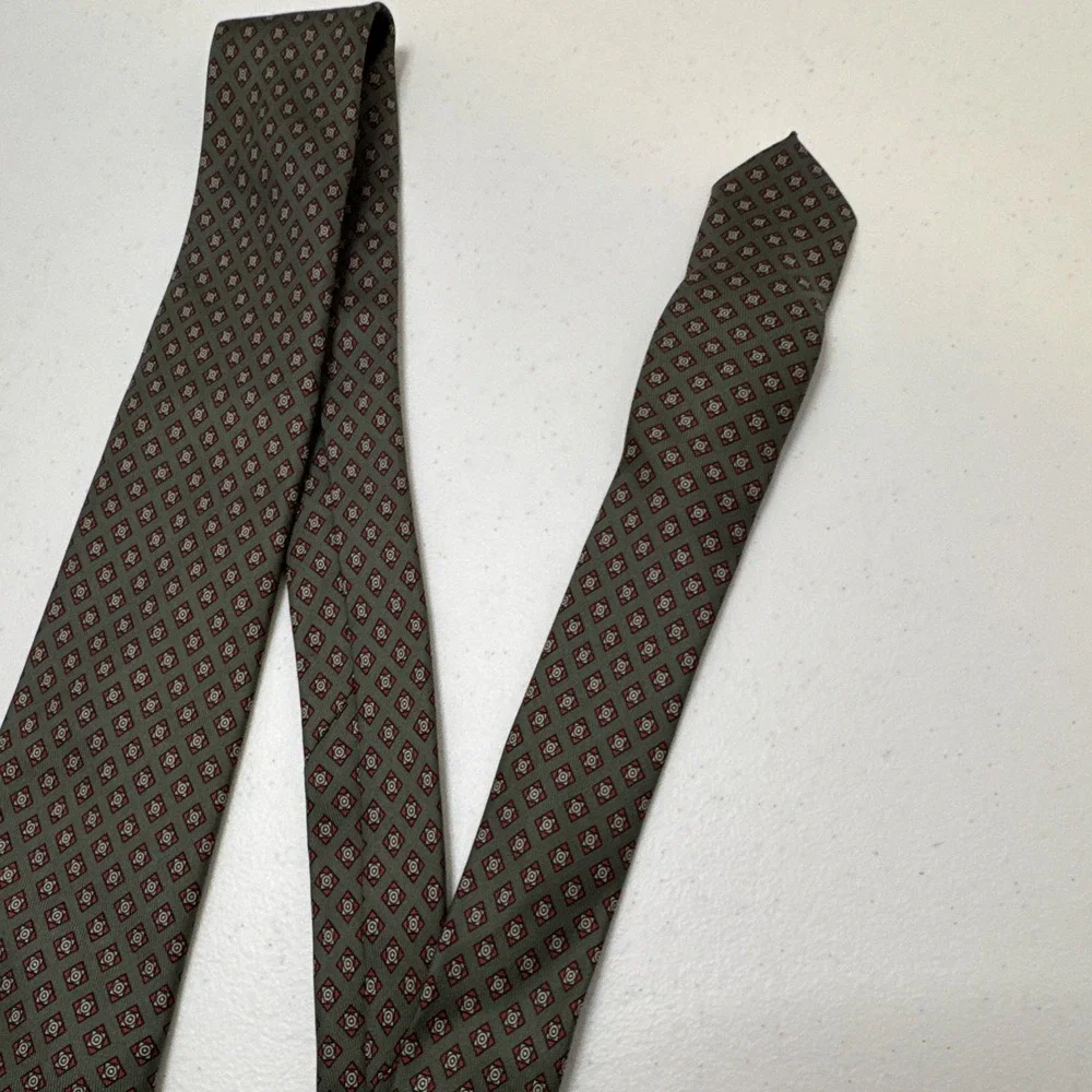Men's 100% Silk Woven Geometric Pattern Tie, Green Red Black White